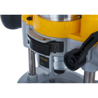 Фрезер DEWALT D 26204 K