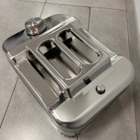 Канистра из нержавеющей стали вертикальная (10 л) СОРОКИН 11.610