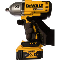 Аккумуляторный гайковерт DEWALT DCF 899 P2