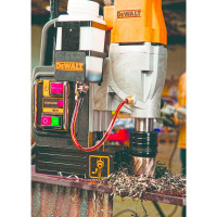 Сверлильный станок DEWALT DWE 1622 K