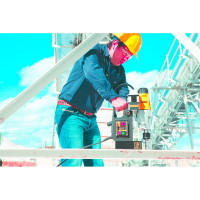 Сверлильный станок DEWALT DWE 1622 K