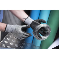 Перчатки антипорезные ультрапрочные с нитрильным обливом БЕРТА 555