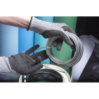 Перчатки антипорезные ультрапрочные с нитрильным обливом БЕРТА 555