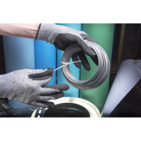 Перчатки антипорезные ультрапрочные с нитрильным обливом БЕРТА 555