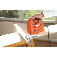 Лобзик Black+Decker JS20