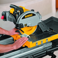 Плиткорезный станок DEWALT D24000
