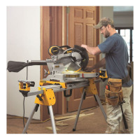 Торцовочная пила DEWALT DWS 780