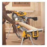 Торцовочная пила DEWALT DWS 780