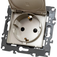 Розетка ЭРА 12-2103-04 2P+E Schuko со шторками с крышкой, 16A-250В, IP20, шампань Б0014696