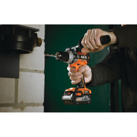 AEG Бесщеточная дрель-шуруповерт BSB18C2BL LI-402C 4935464097