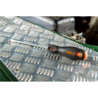 Шлицевая отвертка NEO Tools 5.5x200 мм CrMo 04-014
