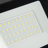 Светодиодный прожектор SAFFIT SFL90-50 2835SMD, 50W 4000K AC220V/50Hz IP65, черный в компактном корпусе 55077