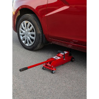 Гидравлический подкатной домкрат 3т +кейс /красный//подъем 390 мм AUTOVIRAZH AV-076013