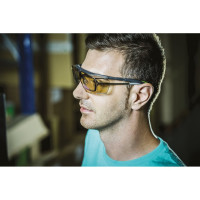 Открытые защитные очки UNIVET с боковой защитой, покрытие Vanguard Plus 5X7.03.11.00