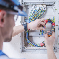 Профессиональная изолента AVIORA ПВХ, 19 мм, 20 м, красная 305-032