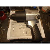 Ударный пневматический гайковерт THORVIK AIW12717 1/2"DR 7500 об/мин, 717 Нм 52482 052482