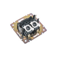 Розетка Legrand компьютерная двойная RJ45 категория 5e UTP Legrand Valena с захватами слоновая кость 695626