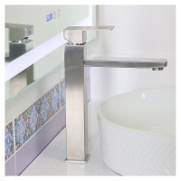 Смеситель для умывальника MELANA Cubo нерж.сталь, однорычажный, сатин, литой излив 610202