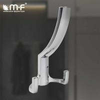 Крючок MF R18, 3-х рожковый, хром 10938v