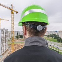 Защитная строительная каска Delta Plus DIAMOND VI WIND из ABC с вентиляцией зеленого цвета DIAM6WTRVEFL