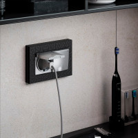 Двойная влагозащищенная розетка WERKEL W1172206 с заземлением с защитными крышками и шторками серебряный a057285