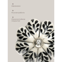 Керамическая ручка для мебели Blumen Haus Чёрная жемчужина ручная роспись, цвет белый, рисунок черный 66199
