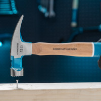 Молоток-гвоздодер GROSS 380 г, угол 75, магнит, обрезиненная рукоятка american hickory 10413