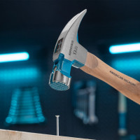 Молоток-гвоздодер GROSS 380 г, угол 75, магнит, обрезиненная рукоятка american hickory 10413