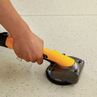 Аккумуляторная виброприсоска для укладки плитки DEKO DKTT12 12 В, 2x2.0 Ач 063-4417
