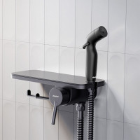 Смеситель монтируемый в стену Damixa Jupiter с гиг. душем и полкой, черный 773500301