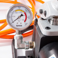 Комплект для резки кабеля под напряжением КВТ НГПИ-85 61843