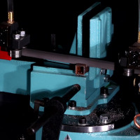 Ленточнопильный станок по металлу AURA TOOLS LM-200U 40200300