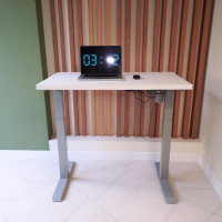 Стол StolStoya МОТОР UP с регулируемой высотой подстолье серое и столешница МДФ эмаль белая 140x70 SE211ISW14070