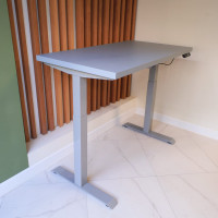 Стол StolStoya МОТОР UP с регулируемой высотой подстолье серое и столешница МДФ эмаль серая 140x70 SE211ISS14070