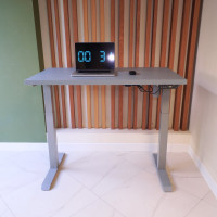 Стол StolStoya МОТОР UP с регулируемой высотой подстолье серое и столешница МДФ эмаль серая 140x70 SE211ISS14070