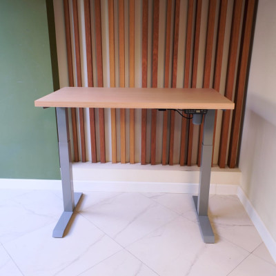 Стол StolStoya МОТОР UP с регулируемой высотой подстолье серое и столешница МДФ шпон беленый дуб 120x65 SE211ISBD12065