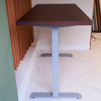 Стол StolStoya МОТОР UP с регулируемой высотой подстолье серое и столешница МДФ шпон венге 120x65 SE211ISV12065