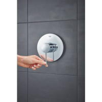 Однорычажный смеситель для душа GROHE Essence для Rapido SmartBox 35600000 24057001
