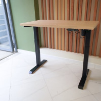 Стол StolStoya МОТОР UP с регулируемой высотой подстолье черное и столешница МДФ шпон беленый дуб SE211IBBD12065