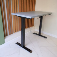 Стол StolStoya МОТОР UP с регулируемой высотой подстолье черное и столешница МДФ эмаль серая 120x65 SE211IBS12065