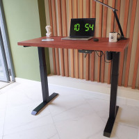 Стол StolStoya МОТОР UP с регулируемой высотой, подстолье черное и столешница МДФ шпон красное дерево SE211IBKD12065