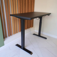 Стол StolStoya МОТОР UP с регулируемой высотой подстолье черное и столешница МДФ эмаль черная 120x65 SE211IBB12065