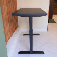 Стол StolStoya МОТОР UP с регулируемой высотой подстолье черное и столешница МДФ эмаль черная 120x65 SE211IBB12065