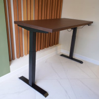 Стол StolStoya МОТОР UP с регулируемой высотой подстолье черное и столешница МДФ шпон венге 140x70 SE211IBV14070