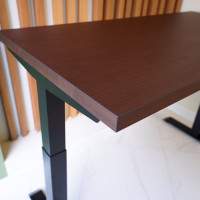 Стол StolStoya МОТОР UP с регулируемой высотой подстолье черное и столешница МДФ шпон венге 140x70 SE211IBV14070