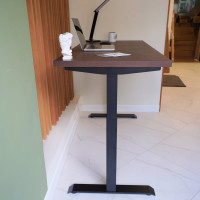 Стол StolStoya МОТОР UP с регулируемой высотой подстолье черное и столешница МДФ шпон венге 140x70 SE211IBV14070