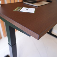 Стол StolStoya МОТОР UP с регулируемой высотой подстолье черное и столешница МДФ шпон венге 140x70 SE211IBV14070