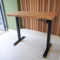 Стол StolStoya МОТОР UP с регулируемой высотой подстолье черное и столешница МДФ шпон дуб европейский SE211IBDE12065