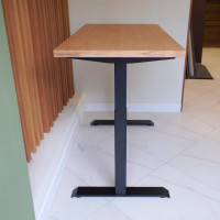 Стол StolStoya МОТОР UP с регулируемой высотой подстолье черное и столешница МДФ шпон дуб европейский SE211IBDE12065