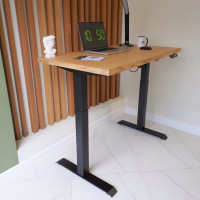 Стол StolStoya МОТОР UP с регулируемой высотой подстолье черное и столешница МДФ шпон дуб европейский SE211IBDE12065